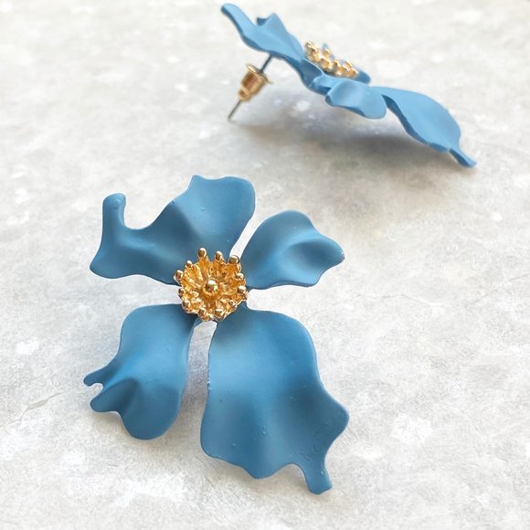 NEW Flower stud earrings in matte blue - Picture 3 of 8